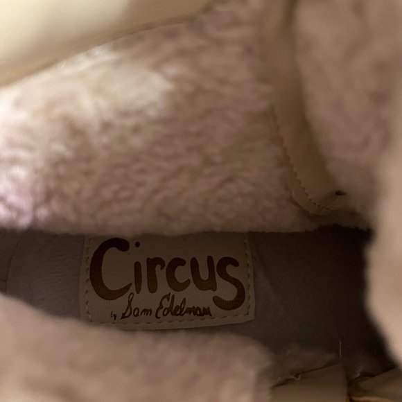 Women's Cream Lace-Up Boots - Picture 5 of 6